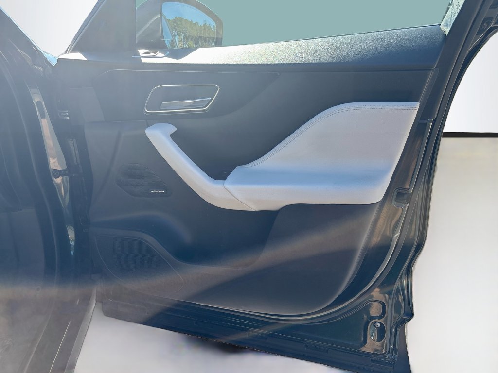 Used 2018 Jaguar F-PACE Prestige AWD/4WD image 10