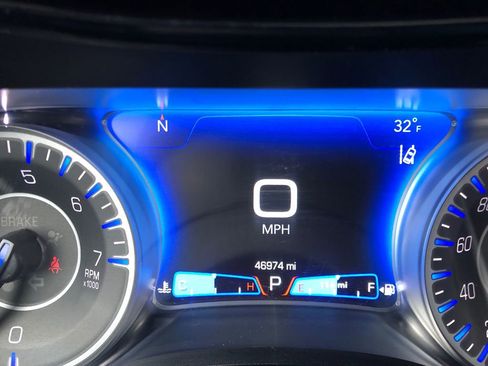 Used 2023 Chrysler 300 Touring L w/ Popular Equipment Group image 29