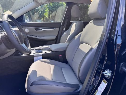 New 2025 INFINITI QX50 Luxe image 15