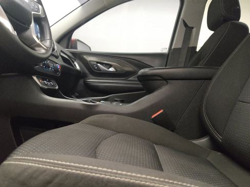 Used 2022 GMC Terrain SLE w/ Driver Convenience Package FWD image 17