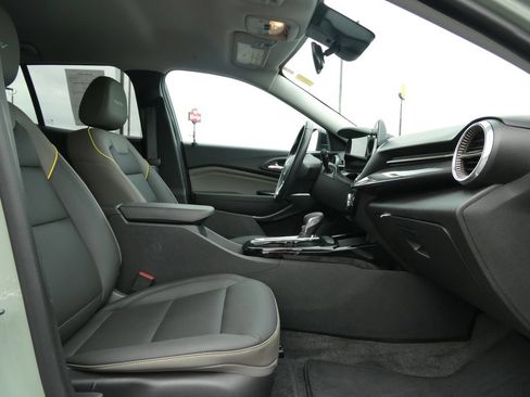 Certified 2024 Chevrolet Trax ACTIV FWD image 14