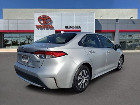 Used 2022 Toyota Corolla LE image 3