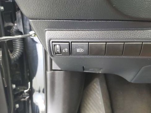 Used 2022 Toyota Corolla LE image 31