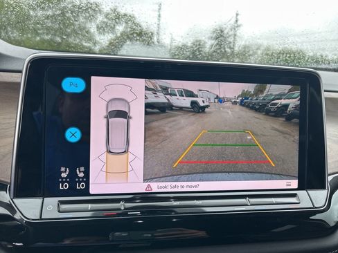 Used 2024 Volkswagen Atlas SE image 14