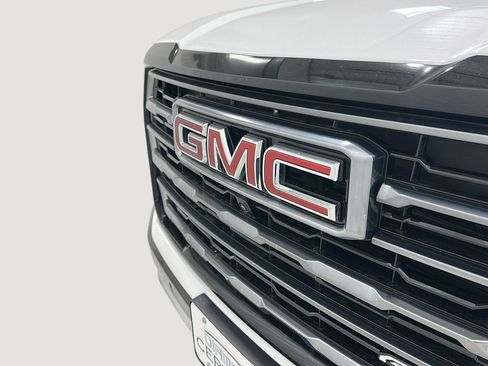 Used 2025 GMC Yukon AT4 w/ AT4 Premium Plus Package AWD/4WD image 27