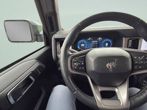 Used 2025 Ford Bronco Outer Banks image 31