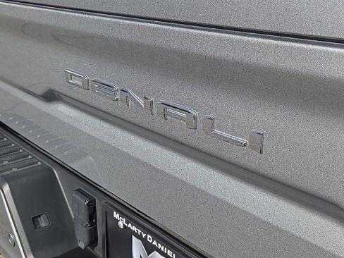 Used 2024 GMC Sierra 1500 Denali w/ Denali Reserve Package image 8