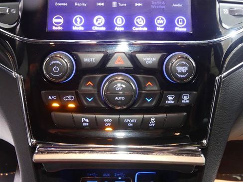 Used 2019 Jeep Grand Cherokee Trailhawk w/ Trailhawk Luxury Group AWD/4WD image 37