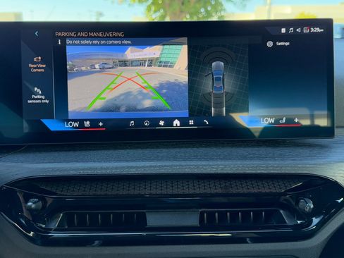 Used 2025 BMW 330i Sedan w/ Convenience Package image 27