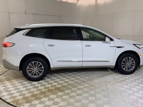 Used 2023 Buick Enclave Essence w/ Trailering Package, 5000 lbs. FWD image 9