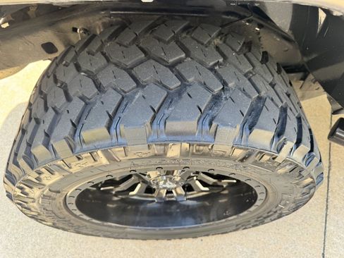 Used 2018 Jeep Wrangler Unlimited Sahara w/ Connectivity Group AWD/4WD image 39