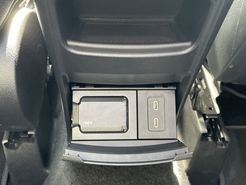 Certified 2025 Mercedes-Benz GLA 250 image 40