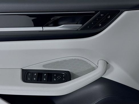 New 2026 Porsche Macan Electric image 11