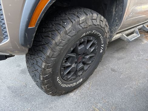 Used 2022 Nissan Frontier PRO-4X w/ Pro-4X Premium Package image 13