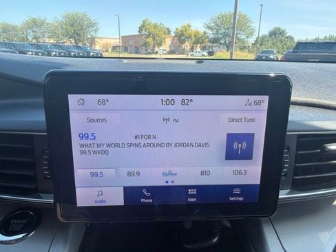 Used 2023 Ford Explorer XLT w/ Equipment Group 202A AWD/4WD image 21