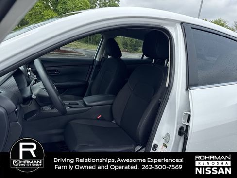 Used 2025 Nissan Sentra S w/ Lighting Package FWD image 12