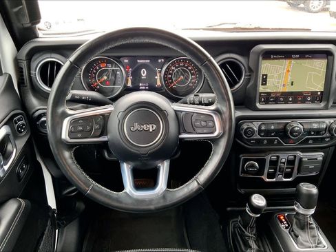 Used 2022 Jeep Wrangler Unlimited Sahara w/ Cold Weather Group AWD/4WD image 6