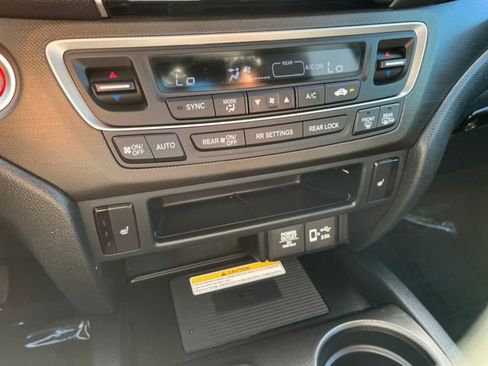 Certified 2022 Honda Pilot TrailSport image 29