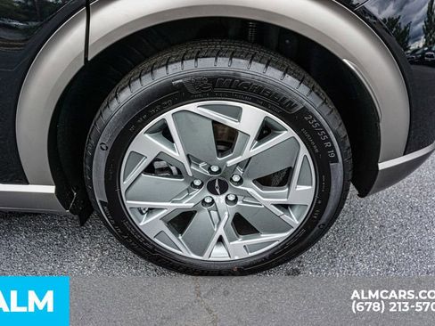 Used 2025 Genesis GV60 RWD image 17