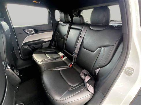 Used 2025 Jeep Compass Limited AWD/4WD image 19