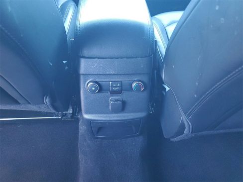 Used 2019 Ford Explorer XLT w/ Equipment Group 202A image 14