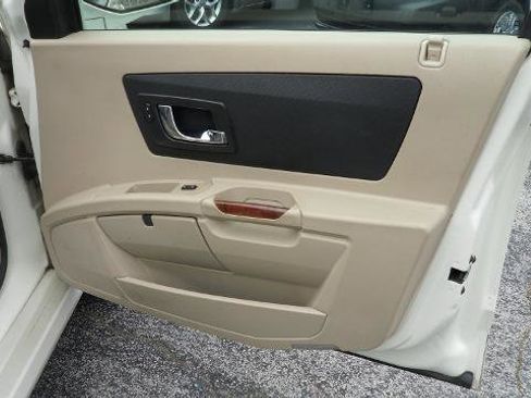 Used 2005 Cadillac SRX w/ Preferred Equipment Group image 14