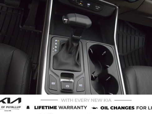 New 2026 Kia Carnival image 24