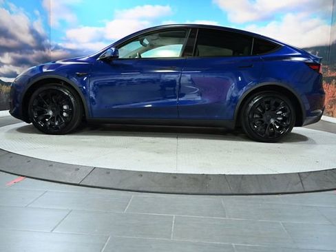 Used 2021 Tesla Model Y Long Range image 4