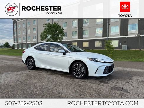 Used 2025 Toyota Camry XLE w/ Premium Plus Package AWD/4WD image 1