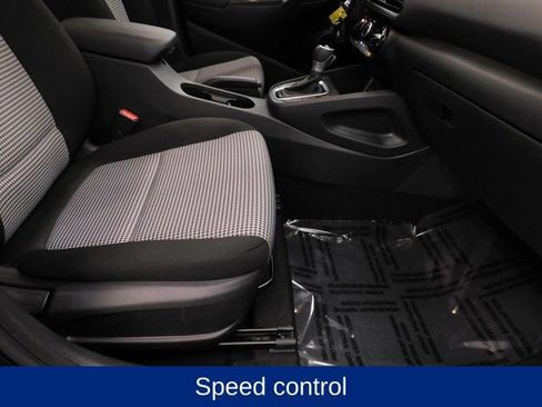 Used 2023 Hyundai Kona SE image 34