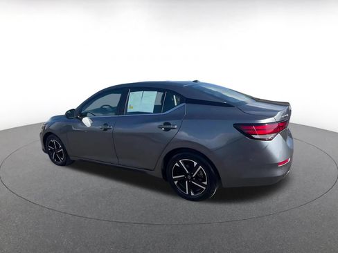 Used 2025 Nissan Sentra SV FWD image 10