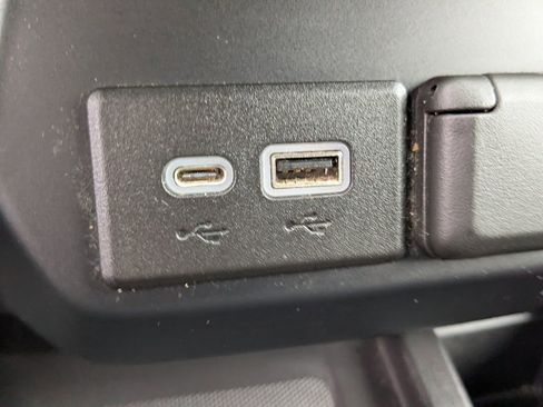 Used 2020 Chevrolet Silverado 1500 High Country w/ Technology Package image 22