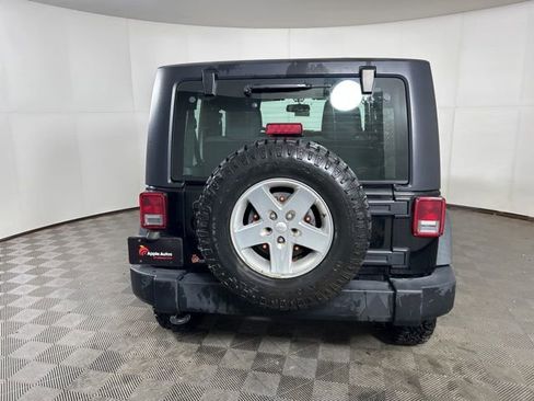 Used 2013 Jeep Wrangler Sport AWD/4WD image 5
