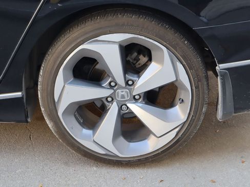 Used 2020 Honda Accord Touring image 28