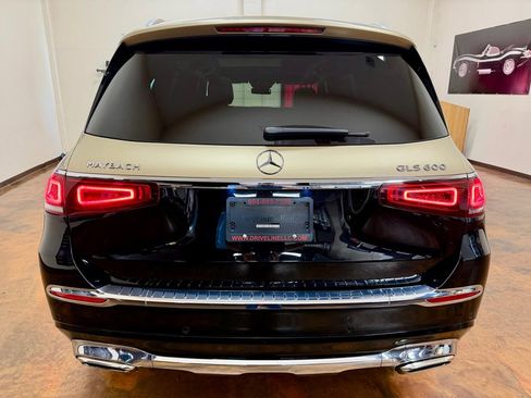 Used 2023 Mercedes-Benz Maybach GLS 600 4MATIC image 11