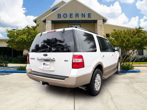 Used 2014 Ford Expedition XLT w/ Equipment Group 202A RWD image 5