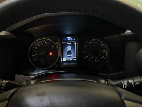 Certified 2023 Toyota Tacoma TRD Off-Road image 17