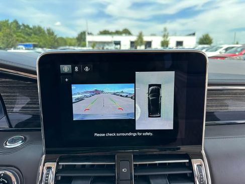 Used 2021 Lincoln Navigator Black Label w/ Special Edition Package AWD/4WD image 27