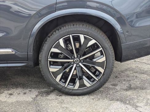 New 2026 Volvo XC90 B6 Plus w/ Protection Package Premier AWD/4WD image 6
