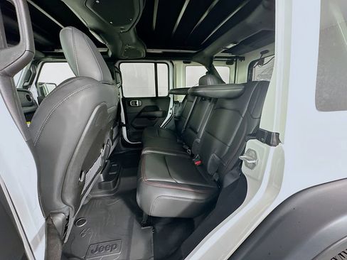 New 2026 Jeep Wrangler Unlimited Rubicon image 32