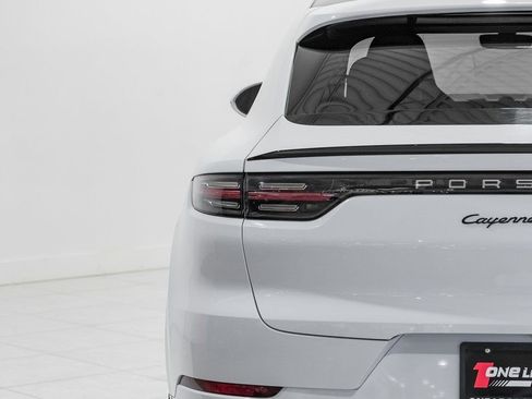 Used 2020 Porsche Cayenne Turbo AWD/4WD image 43