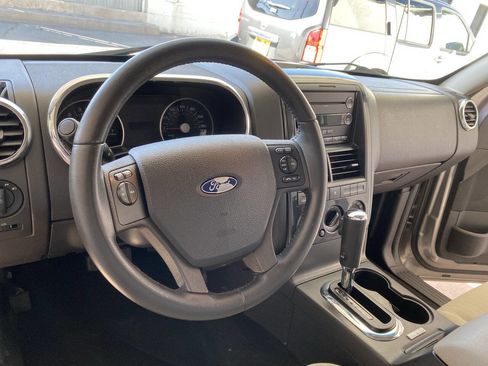 Used 2008 Ford Explorer XLT image 25