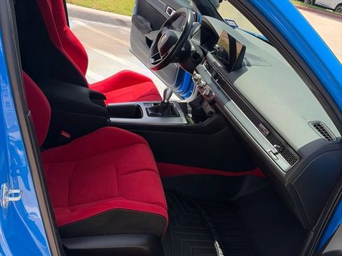 Used 2024 Honda Civic Type R image 4