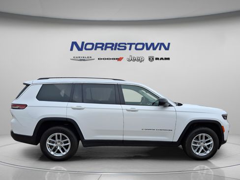 Certified 2024 Jeep Grand Cherokee L Laredo image 7