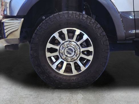 Used 2020 Ford F250 Lariat w/ Lariat Ultimate Package AWD/4WD image 9
