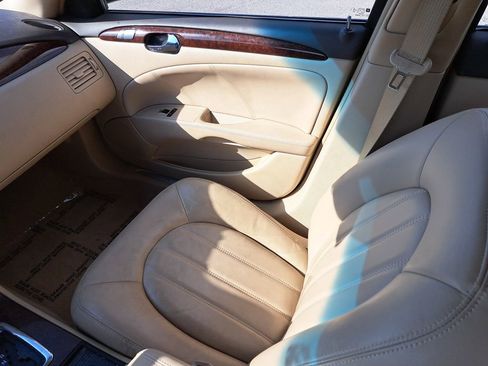 Used 2010 Buick Lucerne CXL image 11
