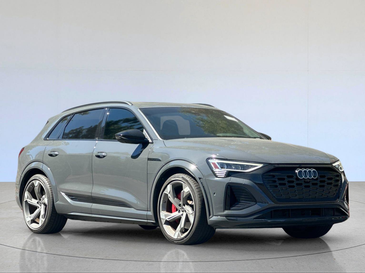 Used 2024 Audi SQ8 e-tron Premium Plus w/ Black Optic Package AWD/4WD image 8