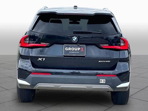 Used 2023 BMW X1 xDrive28i AWD/4WD image 5