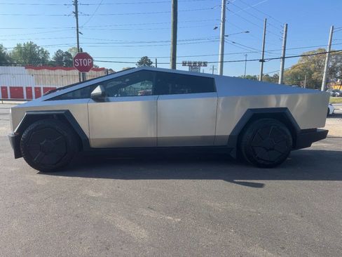 Used 2025 Tesla Cybertruck AWD Crew Cab image 3