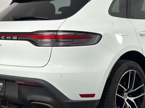Certified 2023 Porsche Macan AWD/4WD image 10
